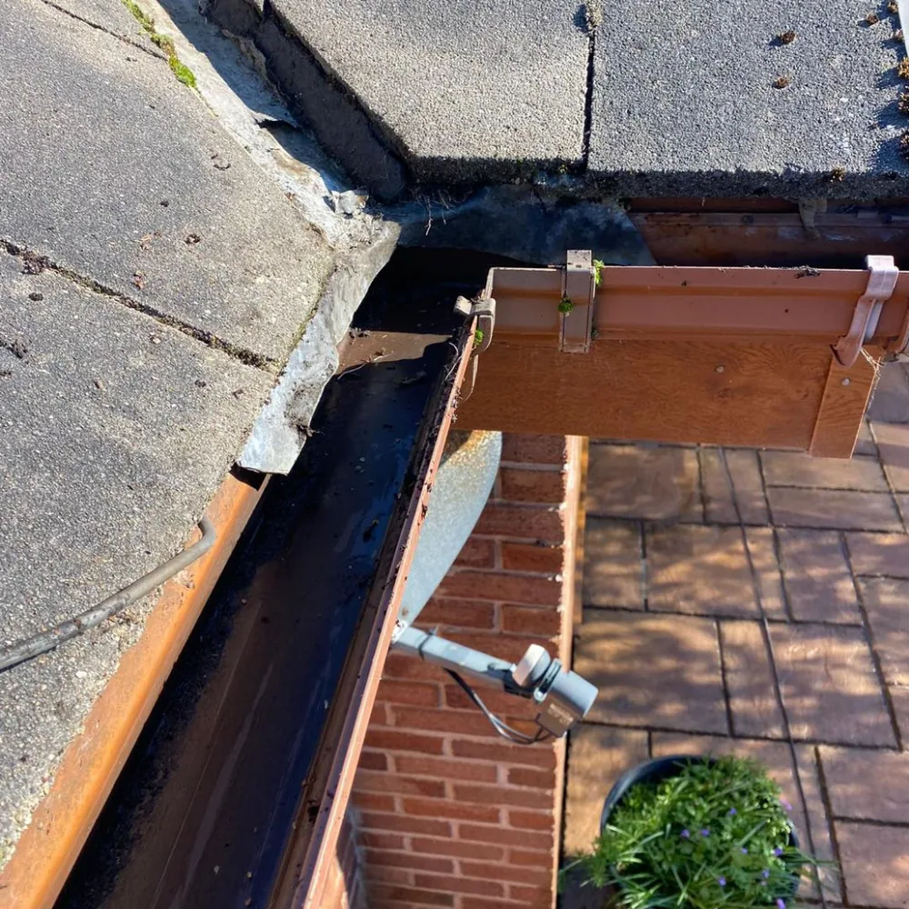 Gutter vacuum clearance example 4 after cleaning